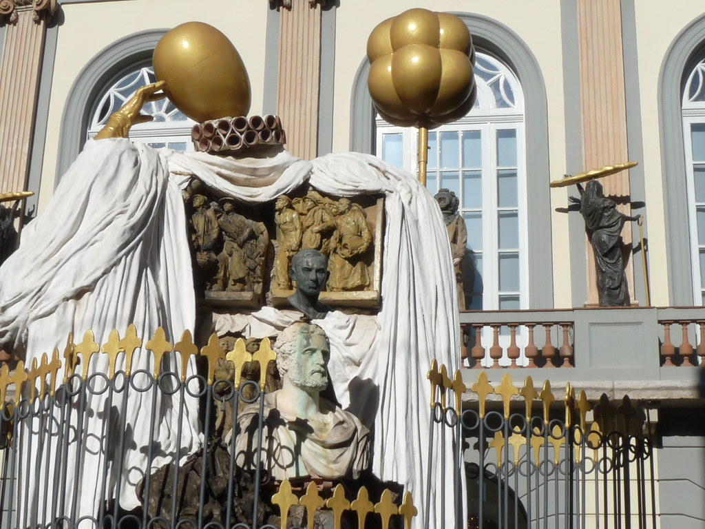 Monument a Francesc Pujols